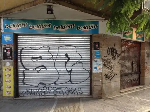 LOCAL EN ESQUINA APROX 38m2 (DOS VIDRIERAS)