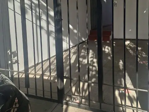 DEPARTAMENTO EN ALQUILER EN VILLA NUEVA, GUAYMALLEN. UN DORMITORIO,COCHERA,PATIO