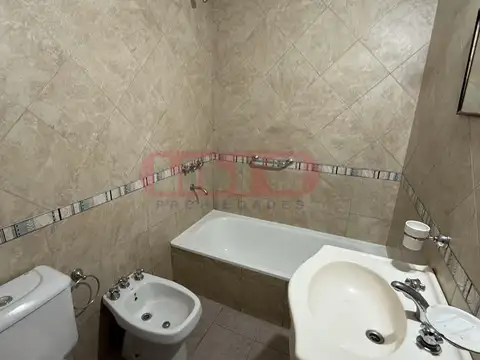 Casa 3 ambientes con 2 baños