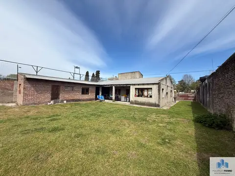 Casa 3 ambientes con 2 baños