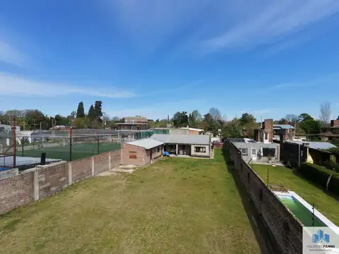 Casa en Venta con 3 cocheras