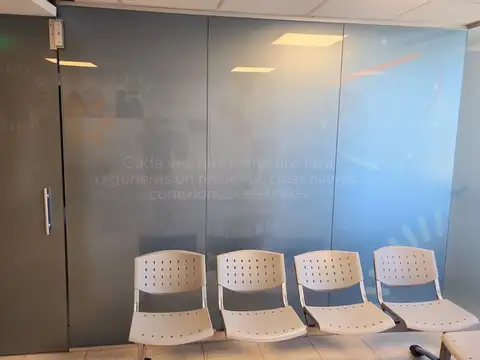 Oficina Monoambiente con 8 baños