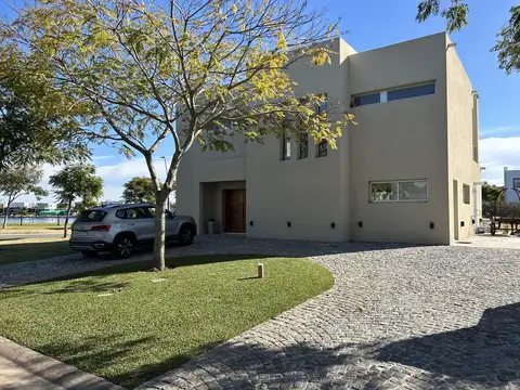 Casa en venta, 3 dormitorios en Countries/B.Cerrado (Escobar) - Vistas, con parrilla