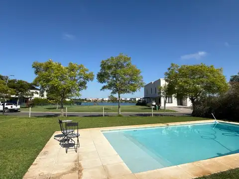 Casa en venta, 3 dormitorios en Countries/B.Cerrado (Escobar) - Vistas, con parrilla