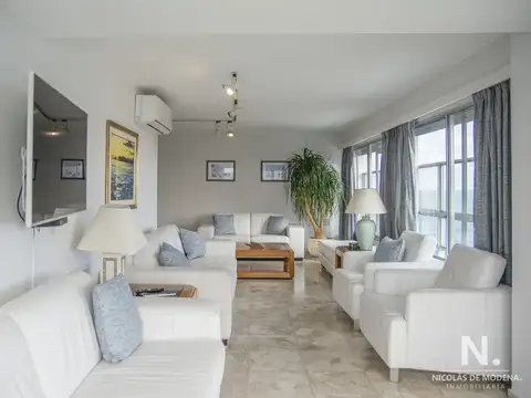 Departamento en Venta de 4 dormitorios