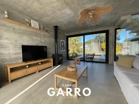 Casa 5 ambientes con 4 baños