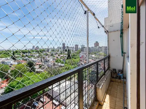 Bauness 1600, Piso 8