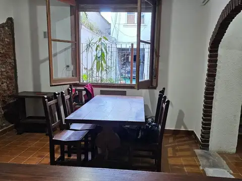 DEPARTAMENTO EN VENTA 4 AMBIENTES  MONSERRAT CON PATIO Y PARRILLA-EXELENTE ESTADO