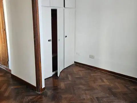 DEPARTAMENTO EN VENTA 4 AMBIENTES  MONSERRAT CON PATIO Y PARRILLA-EXELENTE ESTADO