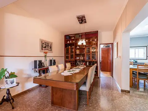 Casa 6 ambientes con 1 baño