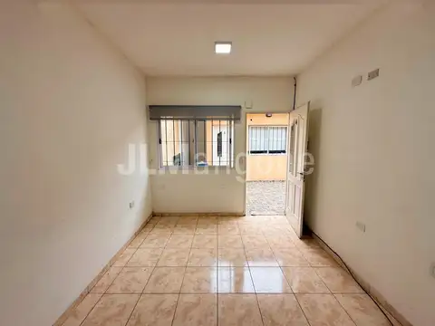 Depto Tipo Casa en Alquiler de 2 ambientes