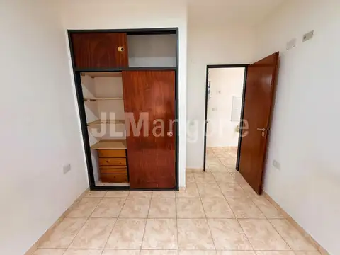 Depto Tipo Casa en Alquiler en Haedo, $ 450.000