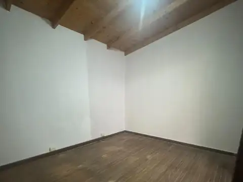 Depto Tipo Casa en Alquiler de 4 ambientes