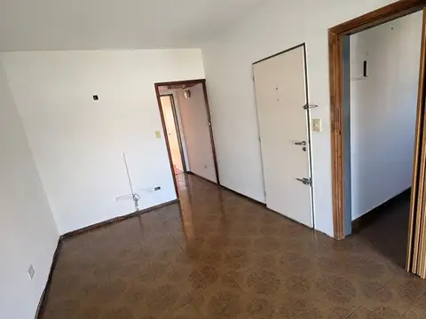 Departamento en Venta en San Isidro Vias / Rolon, USD 88.000