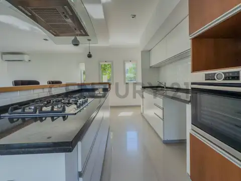 Casas en venta a estrenar en  Haras del Sur II