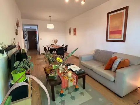 Venta  Departamento de 2 Dormitorios con Cochera, Lourdes.