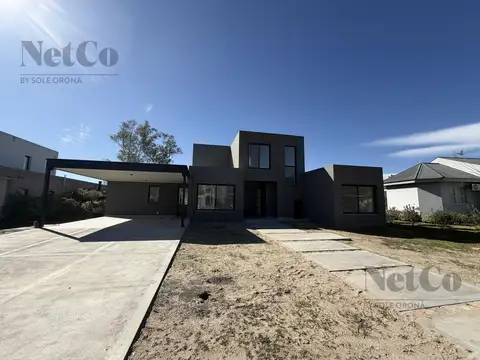 Casa en Venta en Praderas De San Lorenzo, USD 480.000