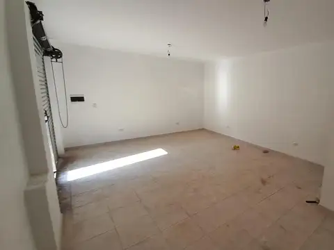 Local en Alquiler en Lanus Este, $ 385.000