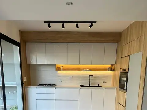 VENTA | CASA 4 AMBIENTES | COCHERA | ZONA CHAUVIN