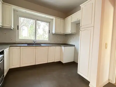 Casa en Venta en Pilar del Este - Los Jazmines, USD 209.000