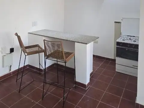 Casa en venta - 2 Dormitorios 1 Baño - Ringuelet