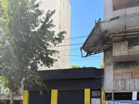 Local comercial sin expensas sobre Av San Martin