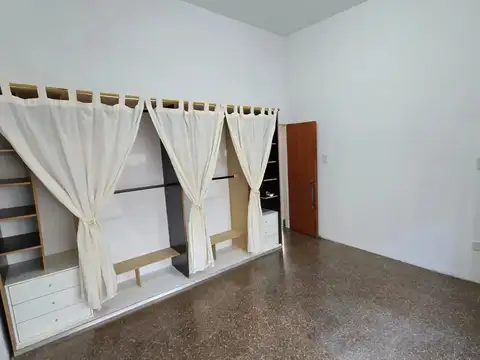 Depto Tipo Casa 4 ambientes con 2 baños