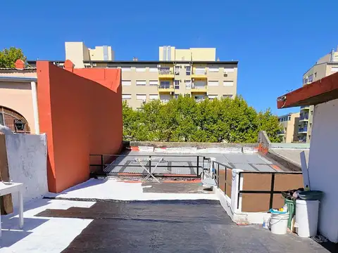 Avenida Almirante Brown 600