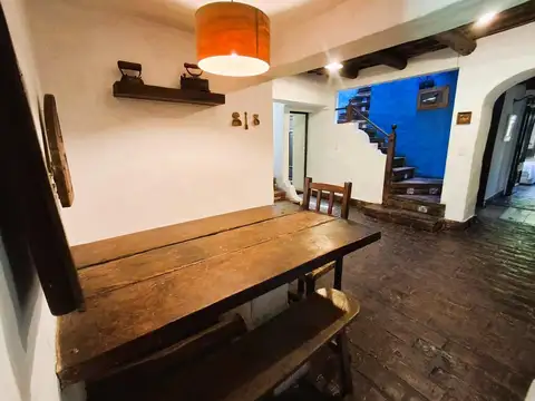 Casa en Venta con 3 cocheras