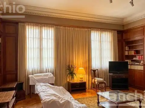 Casa 11 ambientes con 3 baños