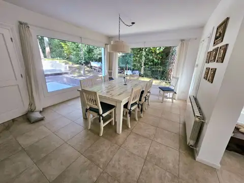 Excelente casa en impecable estado y con muchos detalles de calidad