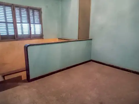 Casa 6 ambientes con 1 baño
