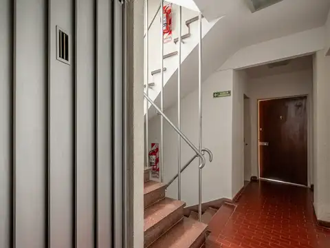 Depto. 4 Amb. con Balcón – Muy Luminoso