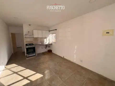Don Torcuato (Regina P. Alvear 2039 entre Guayaquil y Balbastro). Alquiler Ph en planta baja. 2 amb.