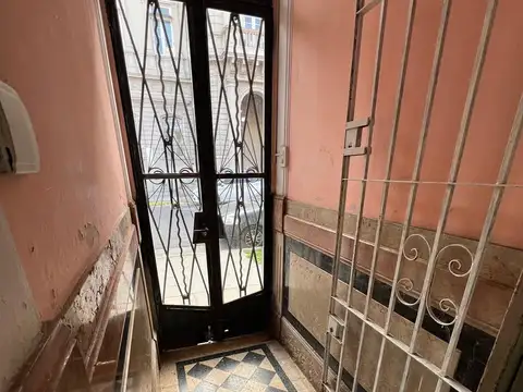 Casa de 5 ambientes con terraza y dependencia - 175 m2 total - Muy luminosa