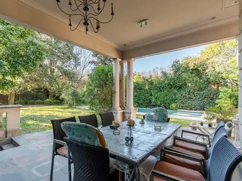 Casa 6 ambientes con 7 baños