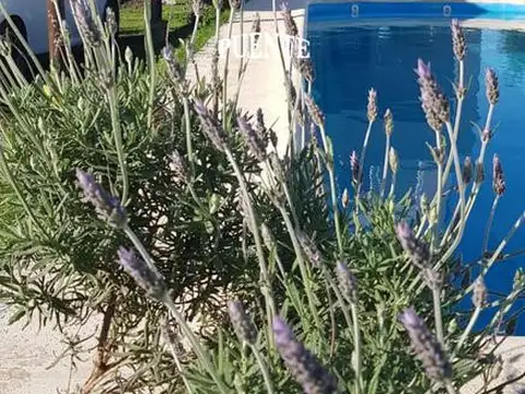 Casa 4 ambientes con 2 baños