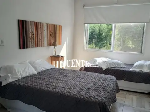 Casa en Alquiler con 1 cochera