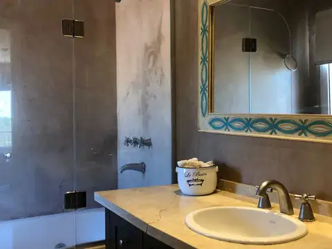 Casa en Alquiler en Bella Vista, USD 2.000