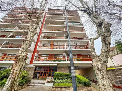 VENTA 3 AMBIENTES CON DEPENDENCIAS BALCÓN COCHERA URQUIZA R
