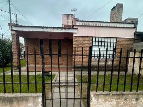 CASA ESQUINA EN VILLA LIBERTAOR