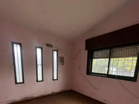 CASA ESQUINA EN VILLA LIBERTAOR