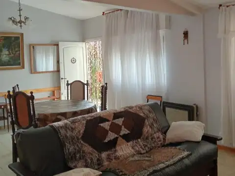 Casa en Alquiler Temporal con 1 cochera