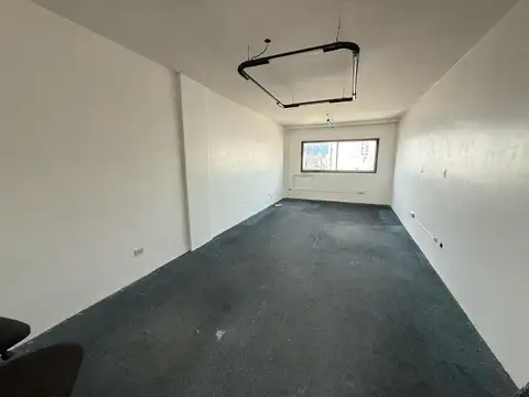 EXCELENTE OFICINA - VISTA ABIERTA