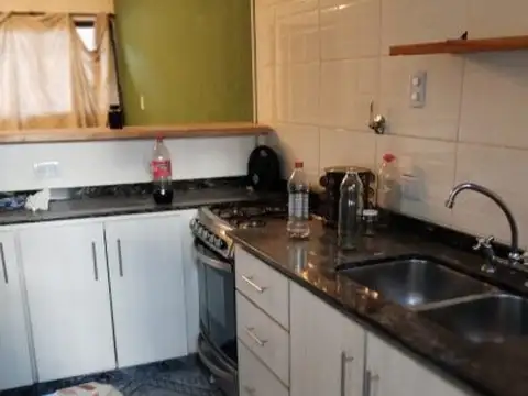 Casa 6 ambientes con 2 baños