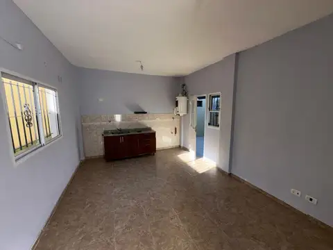 Departamento en Alquiler en Monte Grande, $ 700.000