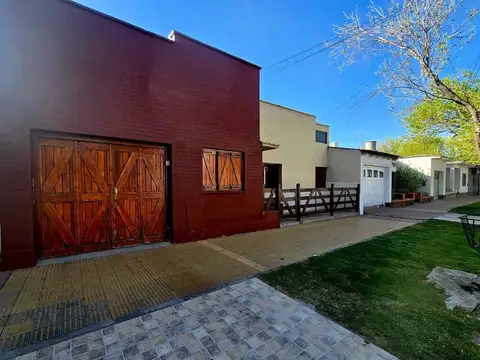 CASA EN VENTA - LUJAN DE CUYO - FAMILIAR/COMERCIAL
