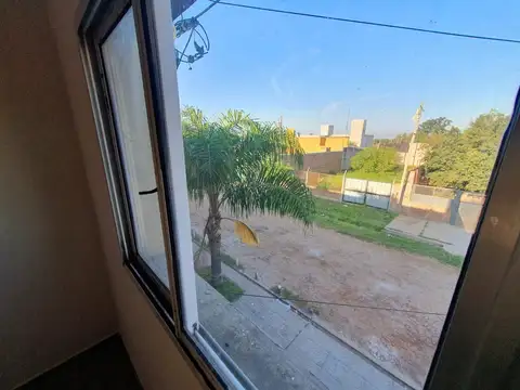 Pasaje Caracas 100, Piso 1