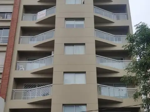 Departamento de 3 ambientes zona Plaza Mitre
