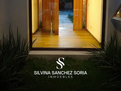 Casa 4 ambientes con 2 baños